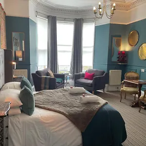 albyn-town-house.edinburghhotelsuk.org/